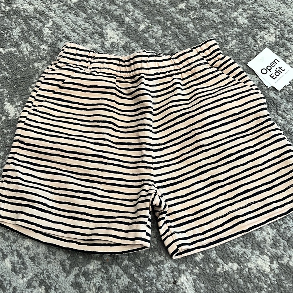 NWT Girls shorts size 6